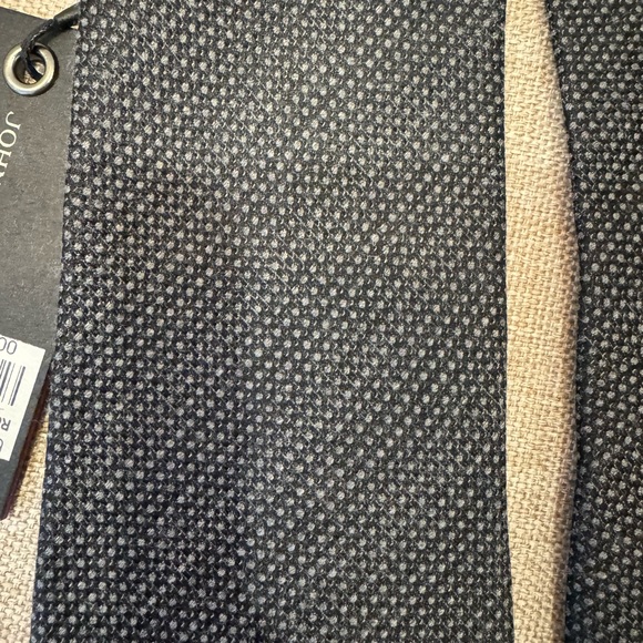 NWT John Varvatos silk tie, charcoal with light gray dots - Picture 6 of 6